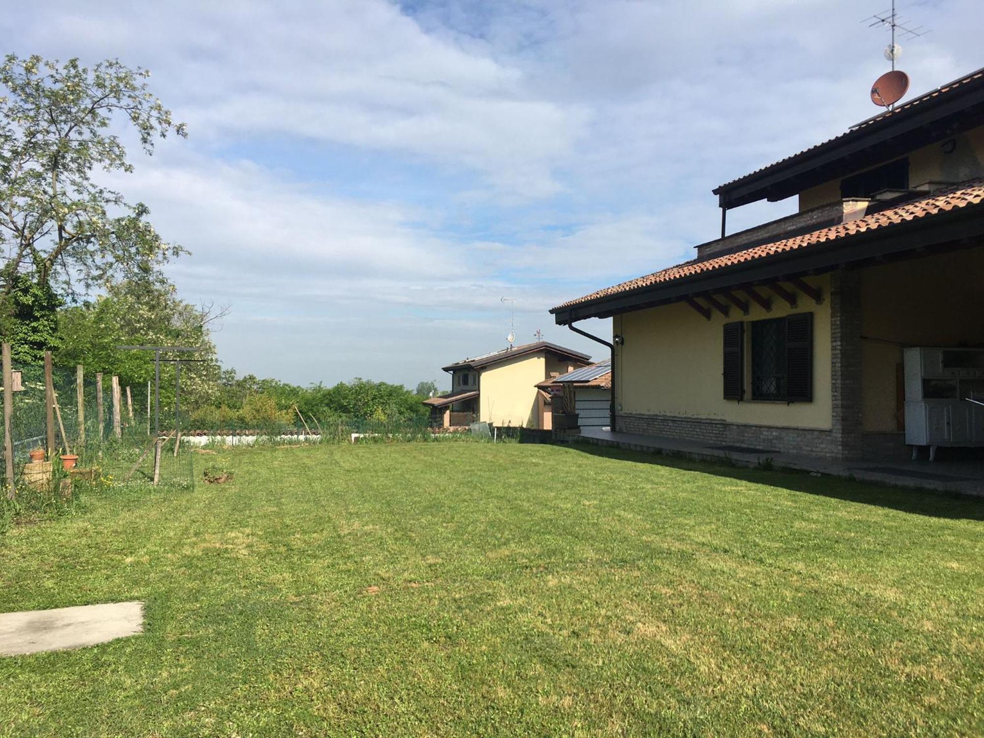 Casa Gatti: Villa Con Giardino Con Accesso Indipendente リヴァナッツァーノ エクステリア 写真